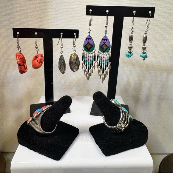 SOUTHWESTERN JEWELRY BUNDLE 26 costume pieces Necklace-Bracelets-Rings-Earrings - Picture 9 of 16